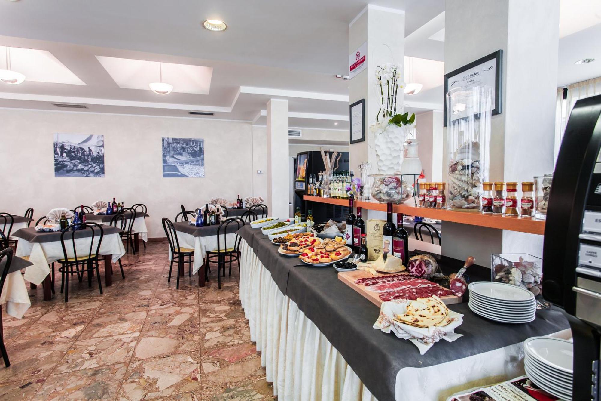 Hotel Garden Cesenatico Exterior photo
